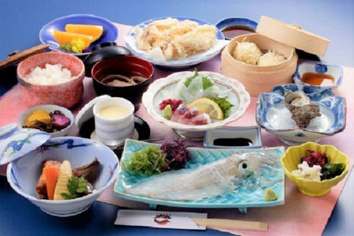 講究新鮮海產的豐富日本料理
