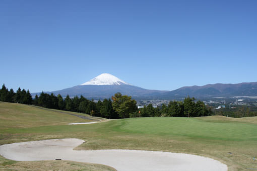 可眺望富士山，盡享開放視野的揮桿樂趣